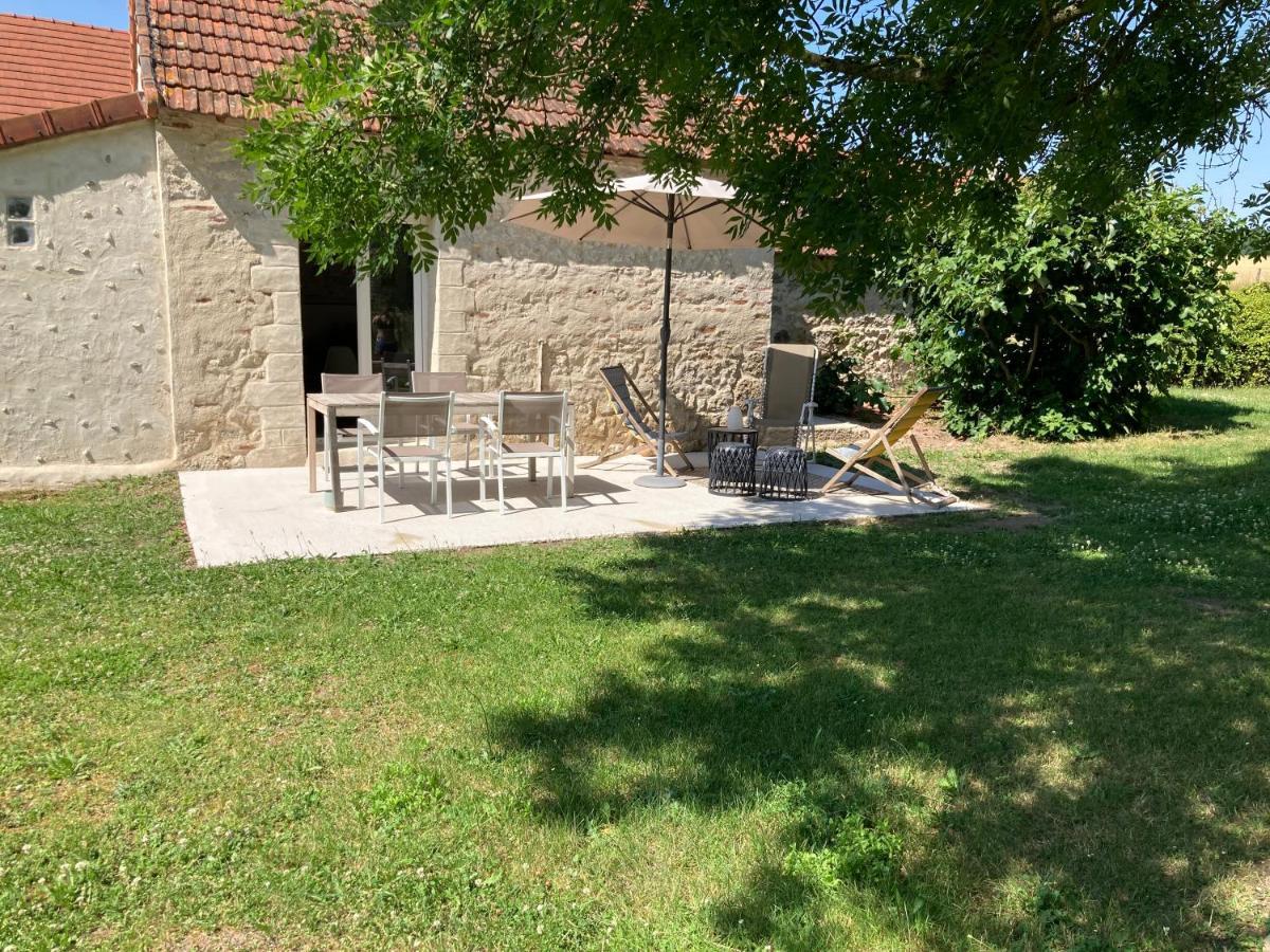 Petite Maison A La Campagne Saint-Germain-des-Fosses Exteriér fotografie
