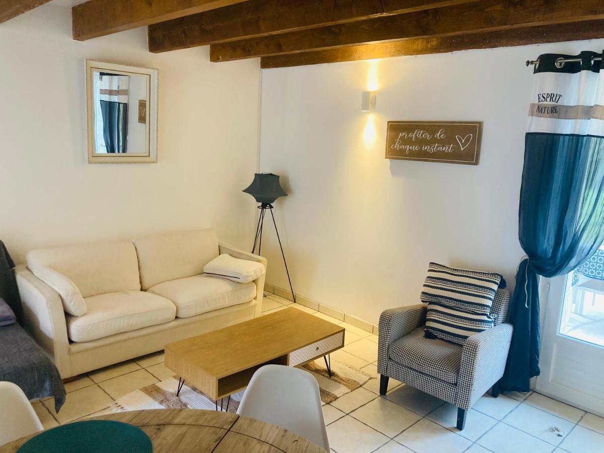 Petite Maison A La Campagne Saint-Germain-des-Fosses Exteriér fotografie